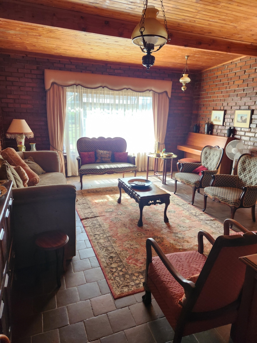 7 Bedroom Property for Sale in Doornkraal Gauteng