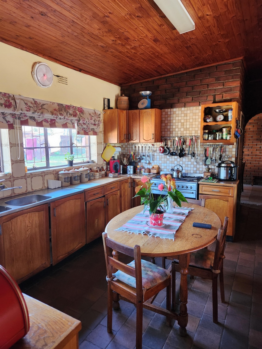 7 Bedroom Property for Sale in Doornkraal Gauteng