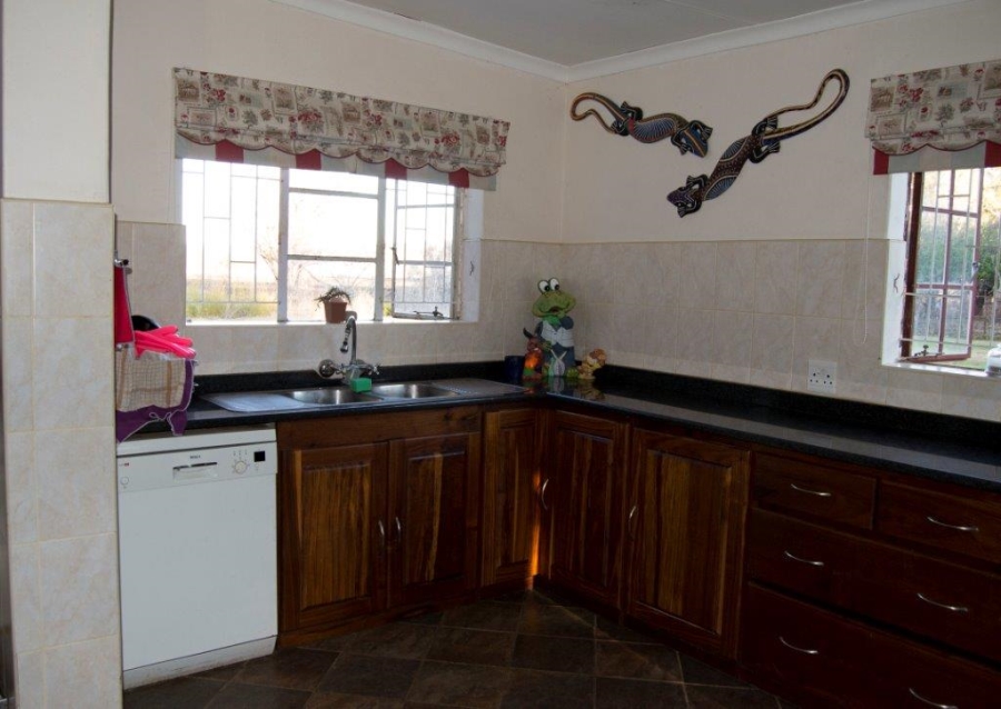 7 Bedroom Property for Sale in Doornkraal Gauteng