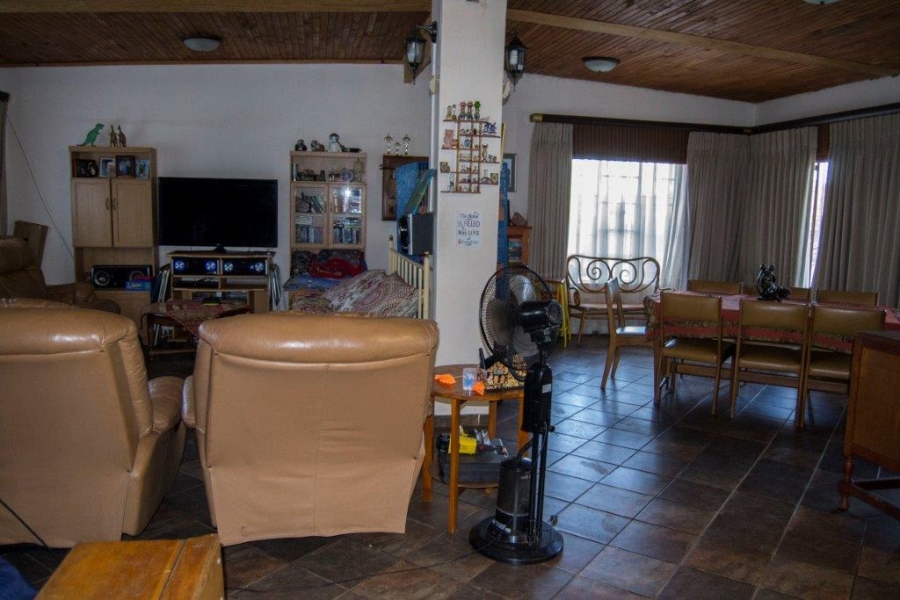 7 Bedroom Property for Sale in Doornkraal Gauteng