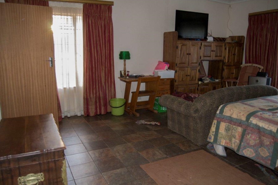 7 Bedroom Property for Sale in Doornkraal Gauteng