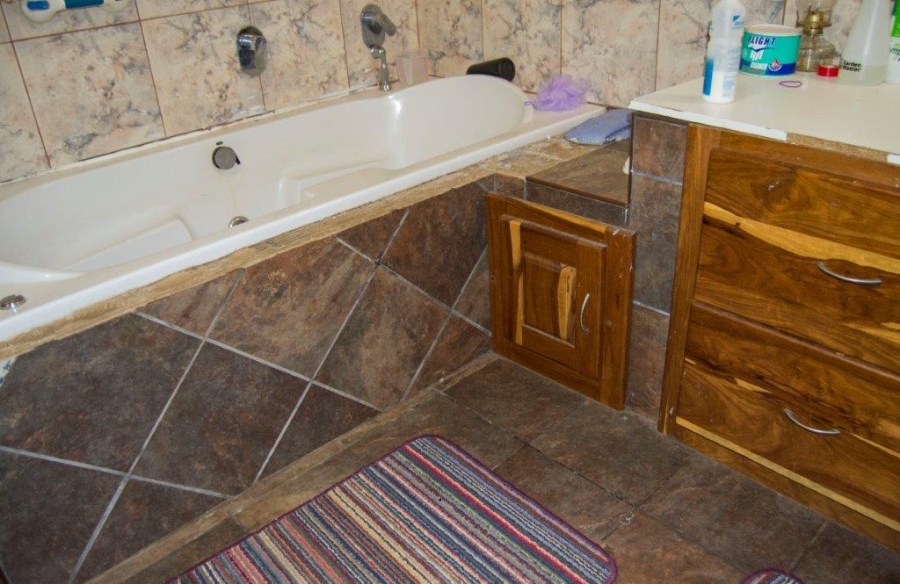 7 Bedroom Property for Sale in Doornkraal Gauteng