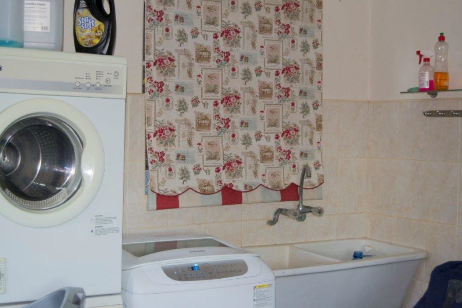 7 Bedroom Property for Sale in Doornkraal Gauteng