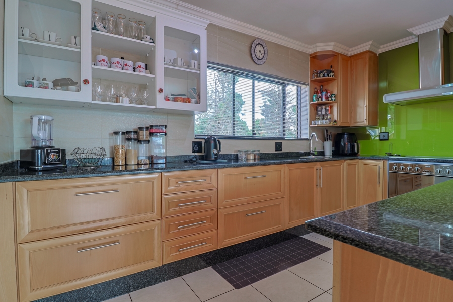 To Let 3 Bedroom Property for Rent in Glenvista Gauteng