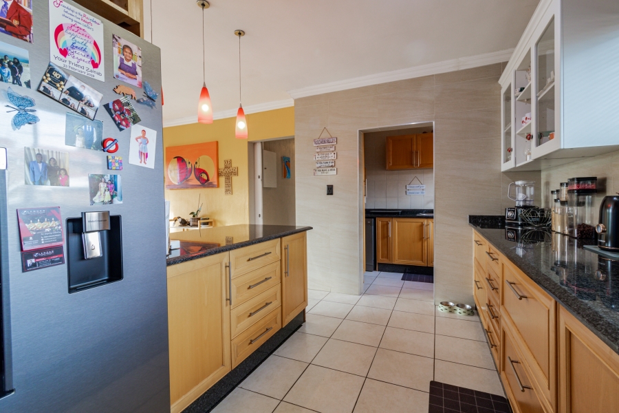 To Let 3 Bedroom Property for Rent in Glenvista Gauteng