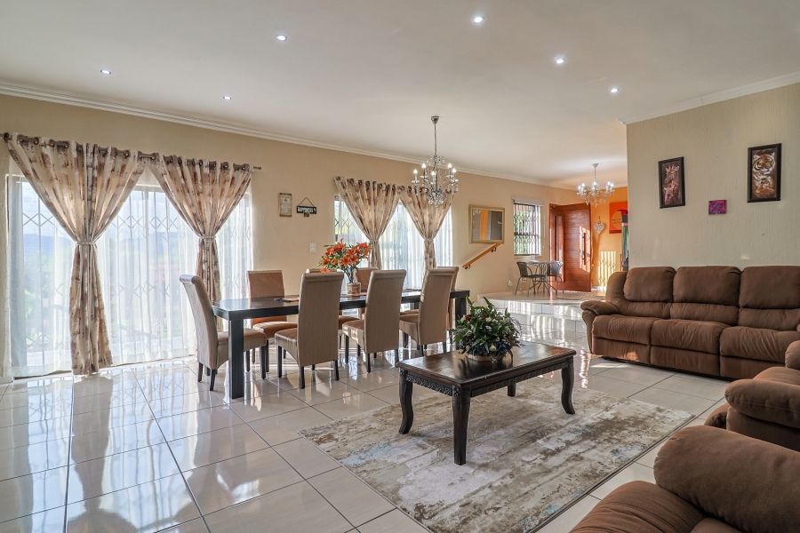 To Let 3 Bedroom Property for Rent in Glenvista Gauteng