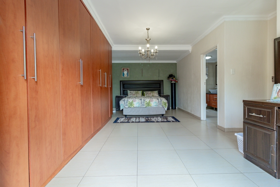To Let 3 Bedroom Property for Rent in Glenvista Gauteng