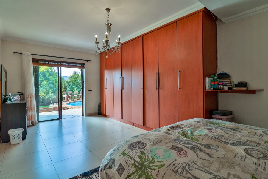 To Let 3 Bedroom Property for Rent in Glenvista Gauteng