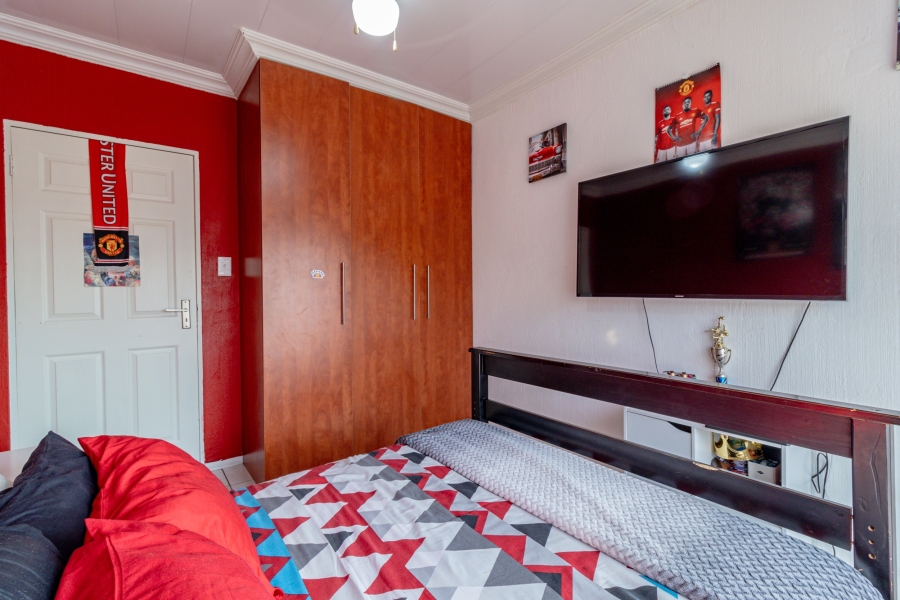 To Let 3 Bedroom Property for Rent in Glenvista Gauteng