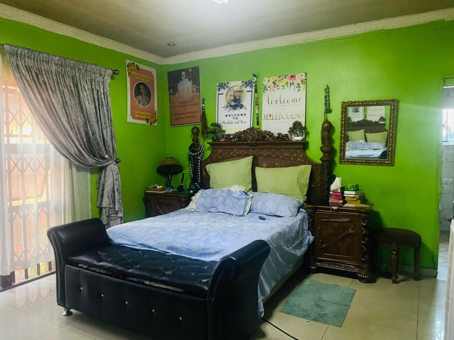 3 Bedroom Property for Sale in Clayville Gauteng