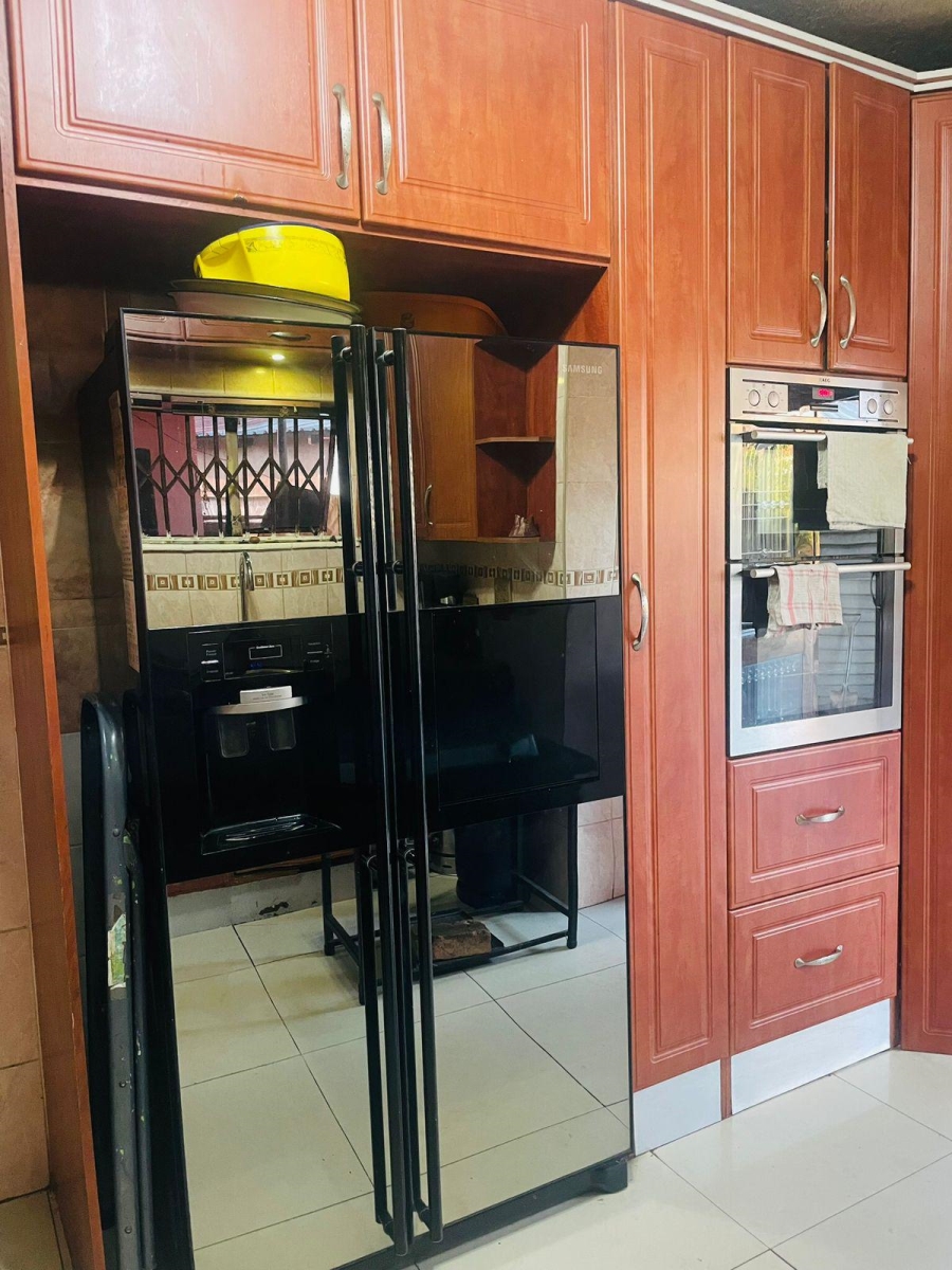 3 Bedroom Property for Sale in Clayville Gauteng