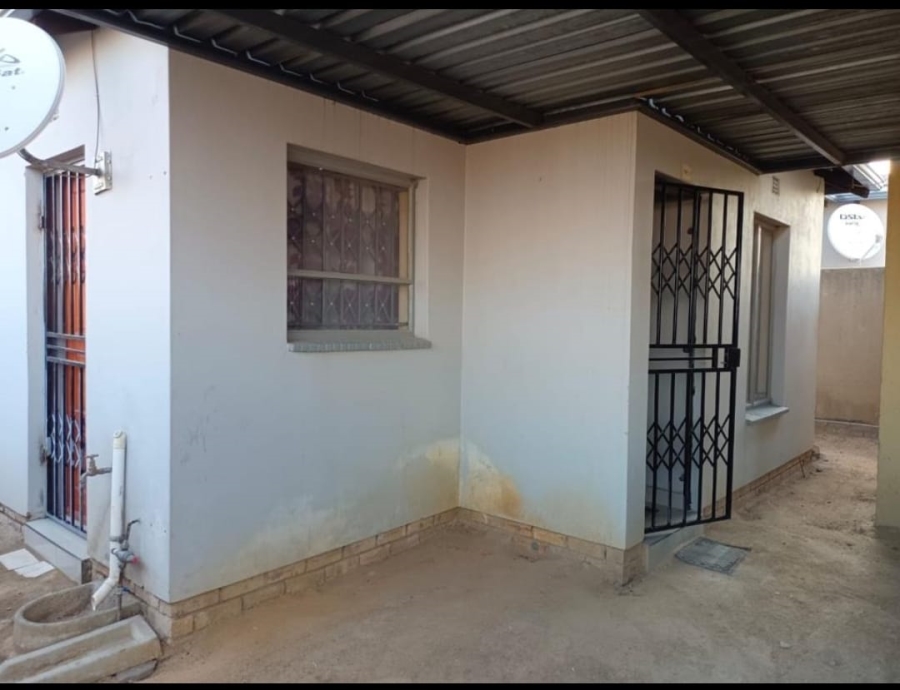 3 Bedroom Property for Sale in Clayville Gauteng