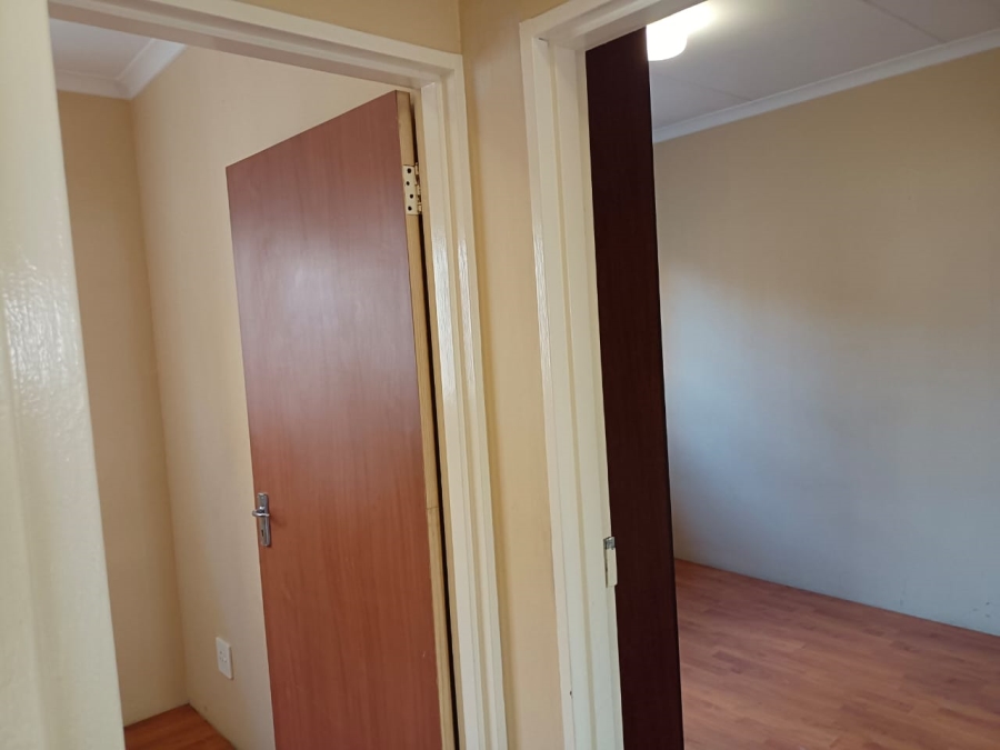 3 Bedroom Property for Sale in Clayville Gauteng