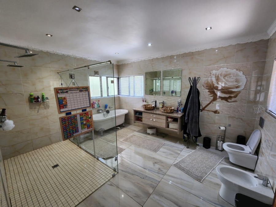 4 Bedroom Property for Sale in Zambezi Country Estate Gauteng