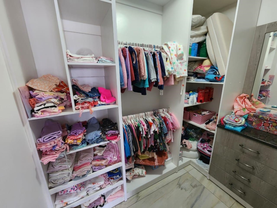 4 Bedroom Property for Sale in Zambezi Country Estate Gauteng