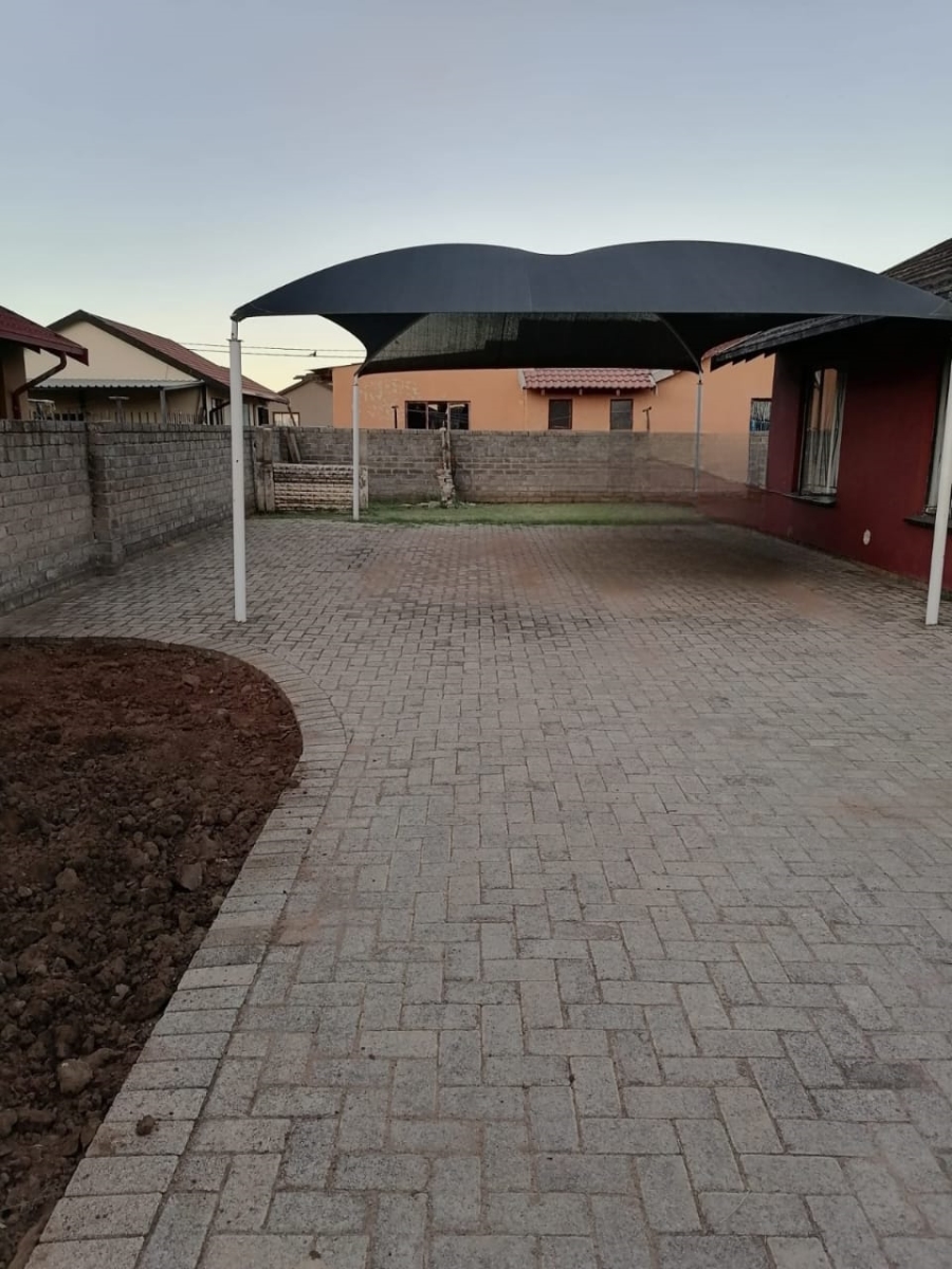 2 Bedroom Property for Sale in Unitas Park Gauteng