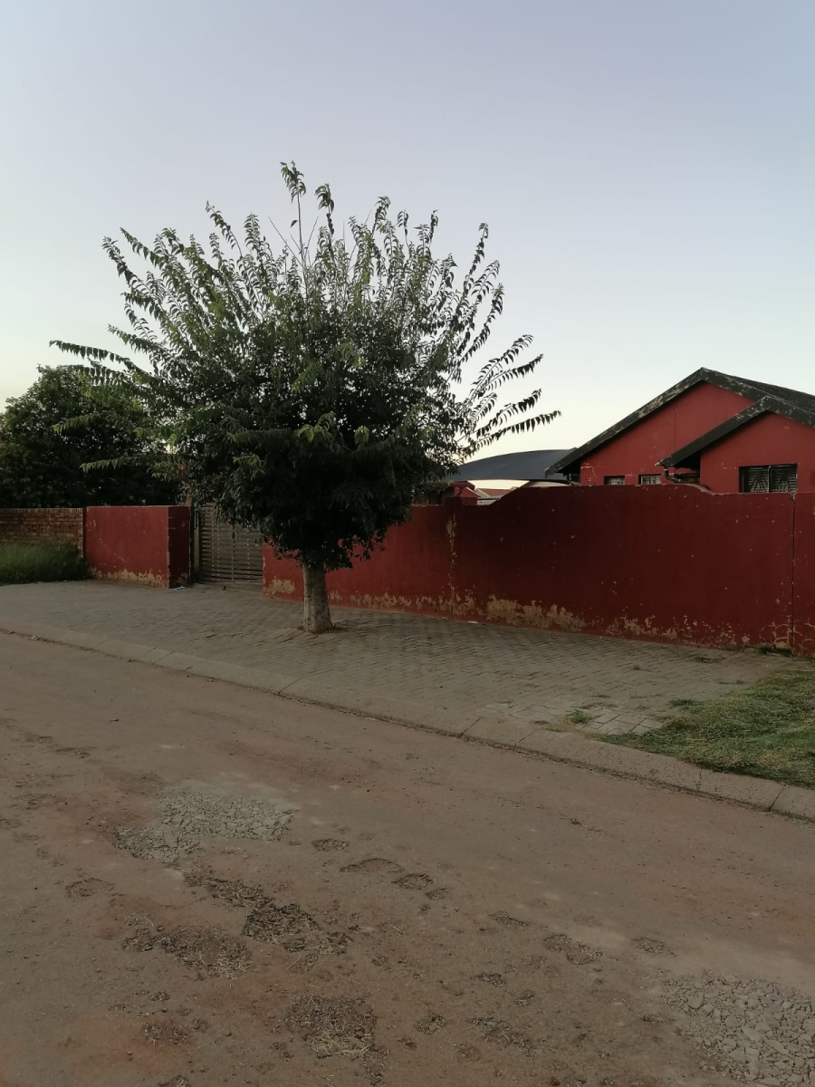 2 Bedroom Property for Sale in Unitas Park Gauteng