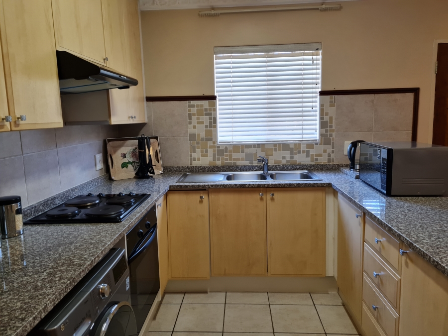 2 Bedroom Property for Sale in Monavoni Gauteng