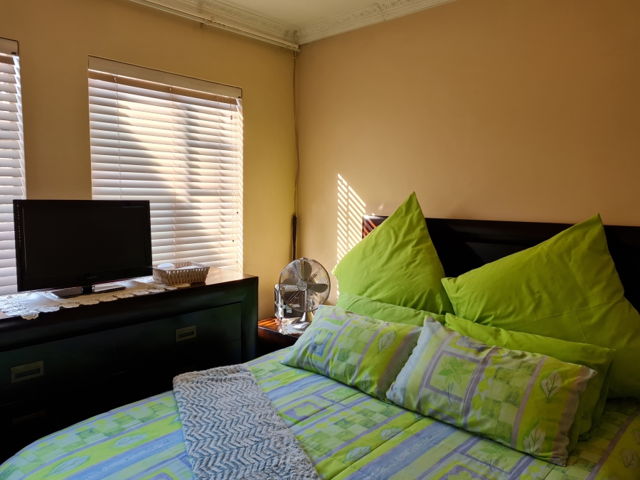 2 Bedroom Property for Sale in Monavoni Gauteng