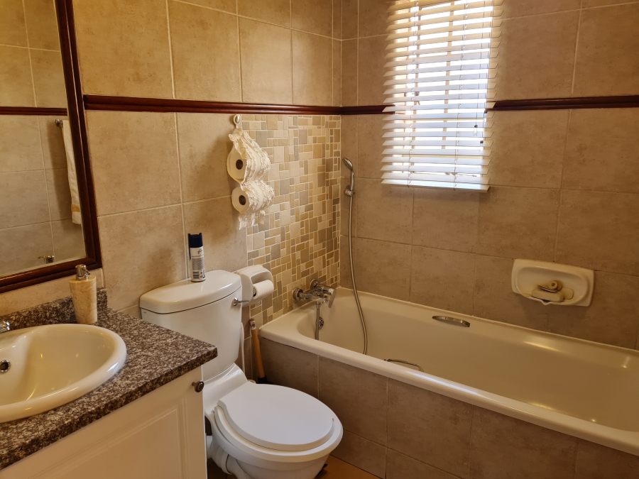 2 Bedroom Property for Sale in Monavoni Gauteng
