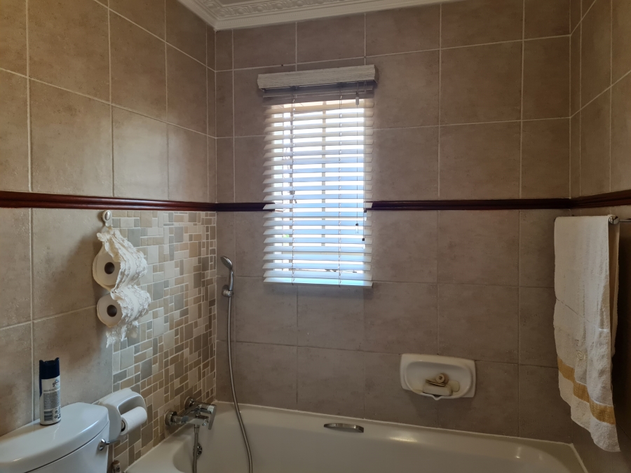 2 Bedroom Property for Sale in Monavoni Gauteng