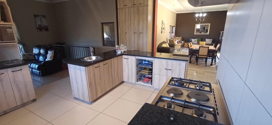 5 Bedroom Property for Sale in Fochville Gauteng