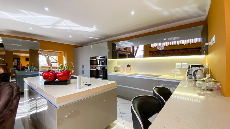 5 Bedroom Property for Sale in Blue Valley Golf Estate Gauteng