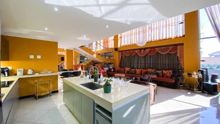 5 Bedroom Property for Sale in Blue Valley Golf Estate Gauteng