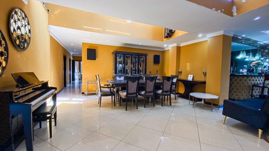 5 Bedroom Property for Sale in Blue Valley Golf Estate Gauteng