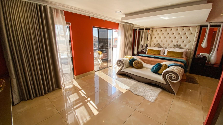 5 Bedroom Property for Sale in Blue Valley Golf Estate Gauteng