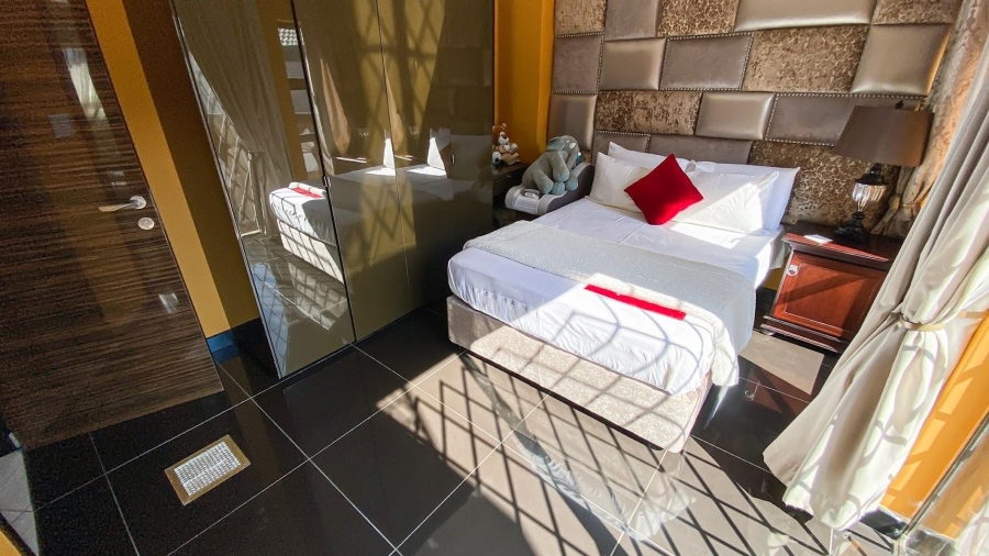 5 Bedroom Property for Sale in Blue Valley Golf Estate Gauteng