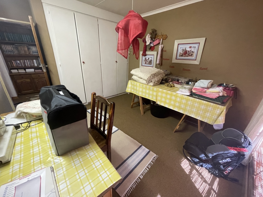 4 Bedroom Property for Sale in Die Hoewes Gauteng