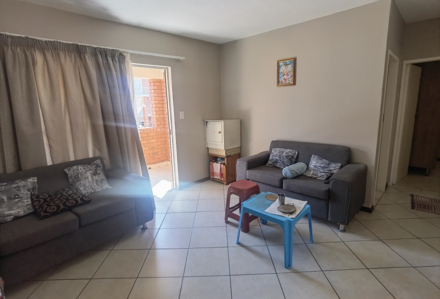 2 Bedroom Property for Sale in Monavoni Gauteng