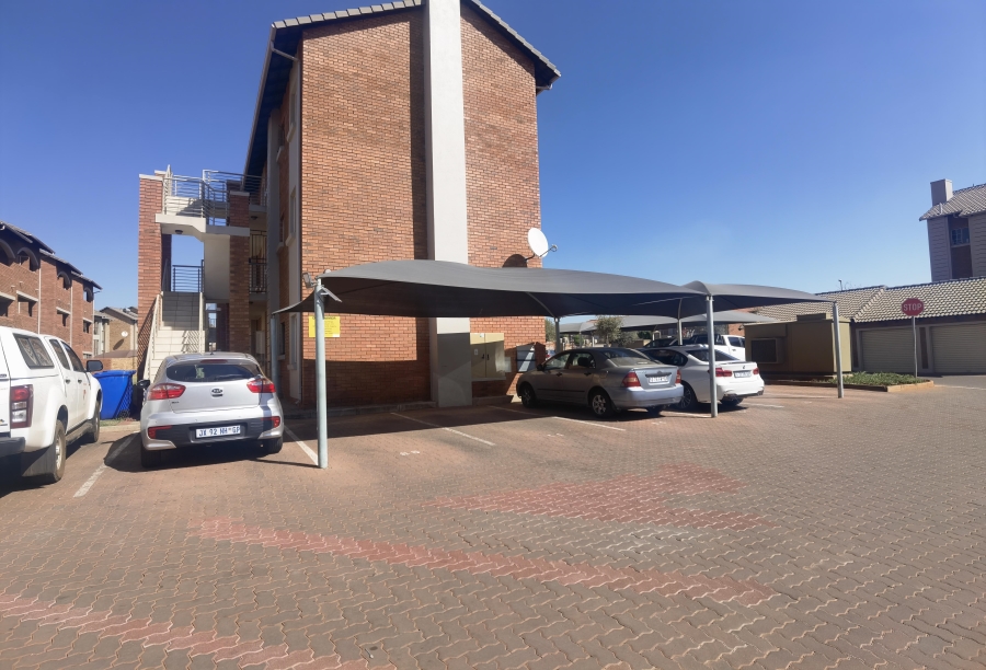 2 Bedroom Property for Sale in Monavoni Gauteng
