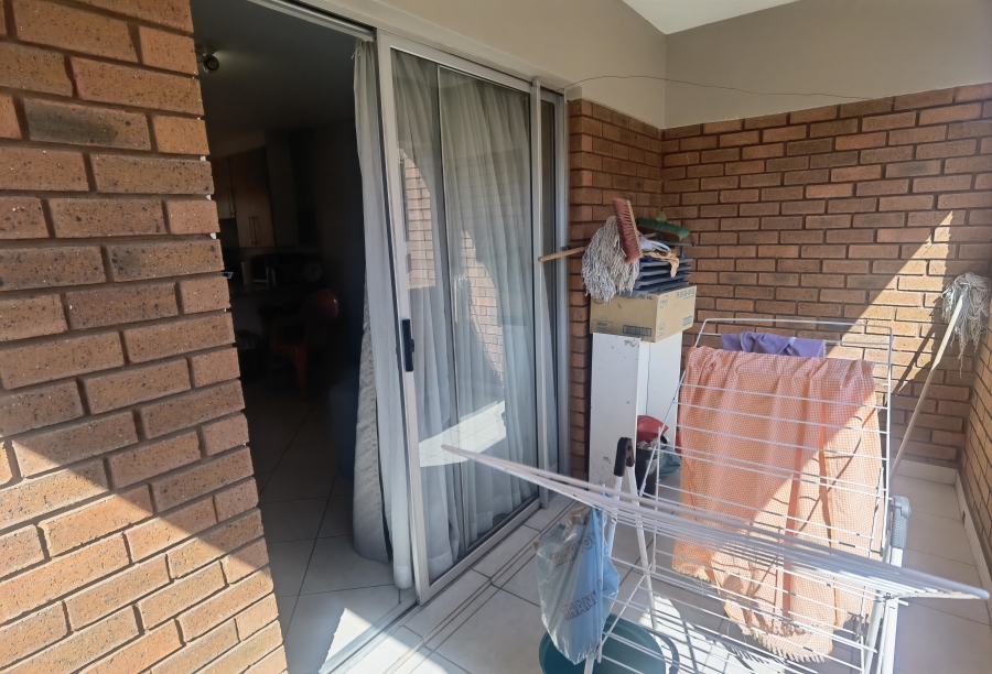 2 Bedroom Property for Sale in Monavoni Gauteng