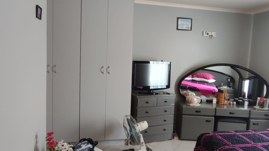 2 Bedroom Property for Sale in Eike Park Gauteng