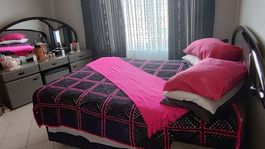 2 Bedroom Property for Sale in Eike Park Gauteng