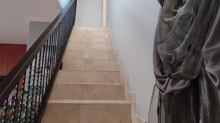 2 Bedroom Property for Sale in Eike Park Gauteng