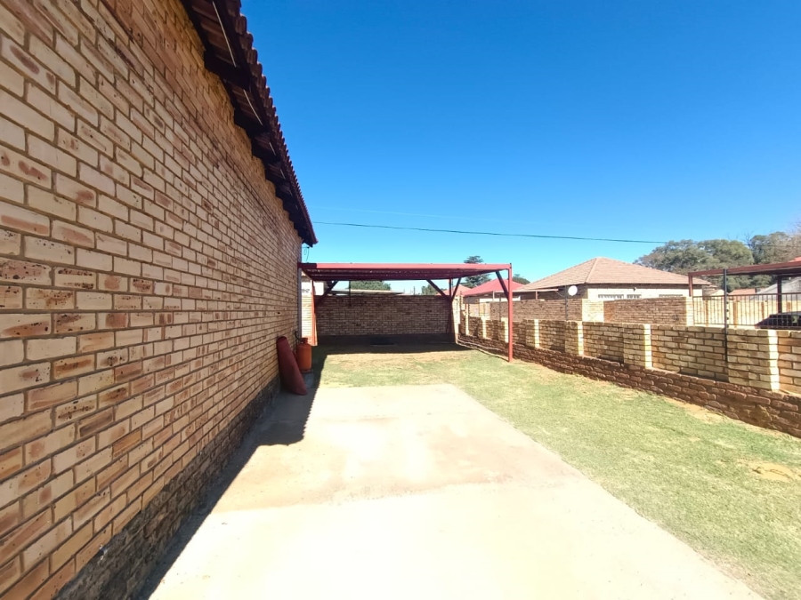 3 Bedroom Property for Sale in Robinpark Gauteng