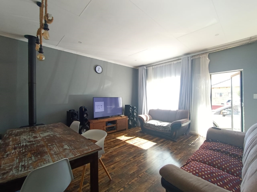 3 Bedroom Property for Sale in Robinpark Gauteng