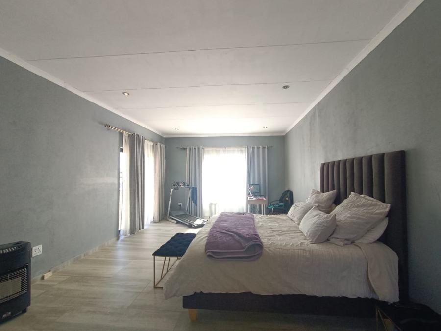 3 Bedroom Property for Sale in Robinpark Gauteng