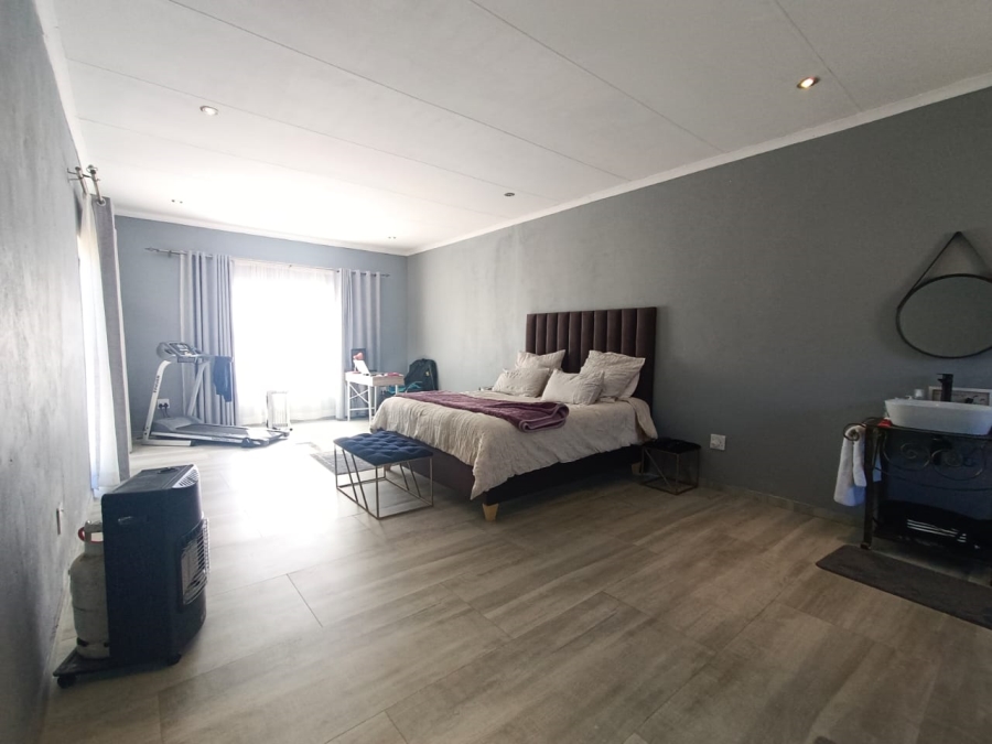 3 Bedroom Property for Sale in Robinpark Gauteng