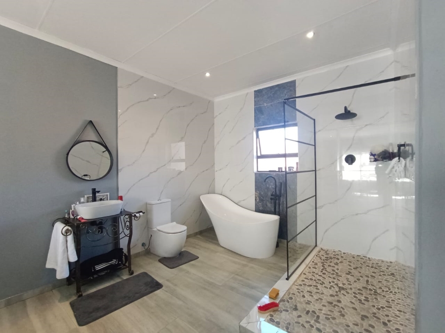 3 Bedroom Property for Sale in Robinpark Gauteng