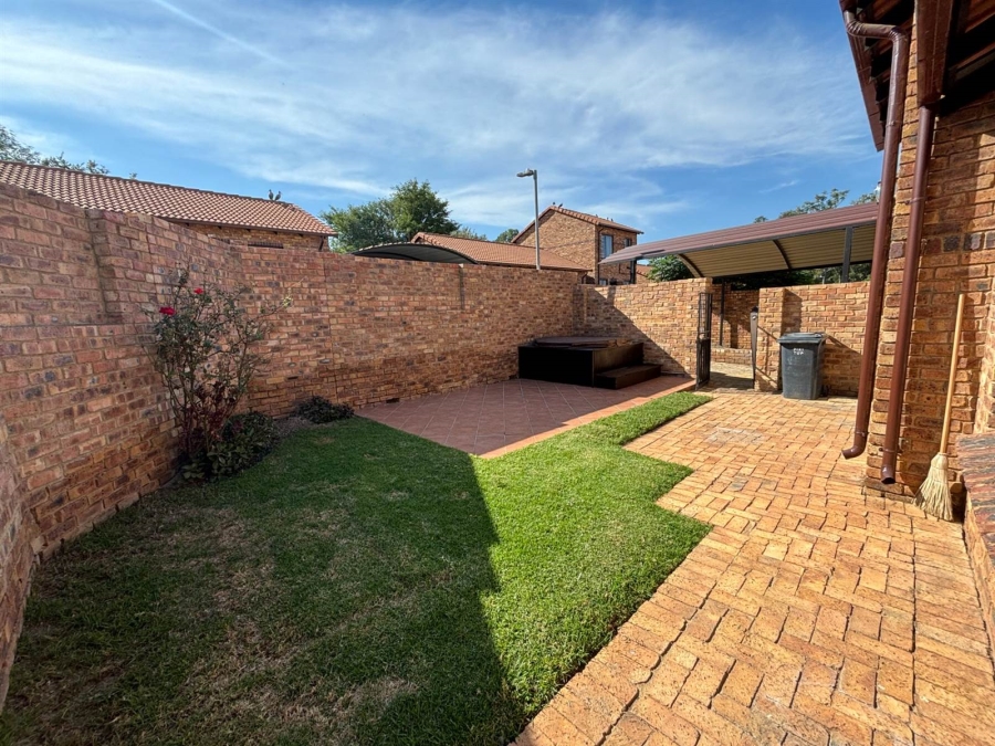 2 Bedroom Property for Sale in Halfway Gardens Gauteng