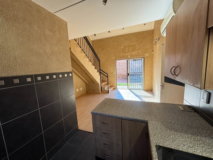 2 Bedroom Property for Sale in Halfway Gardens Gauteng