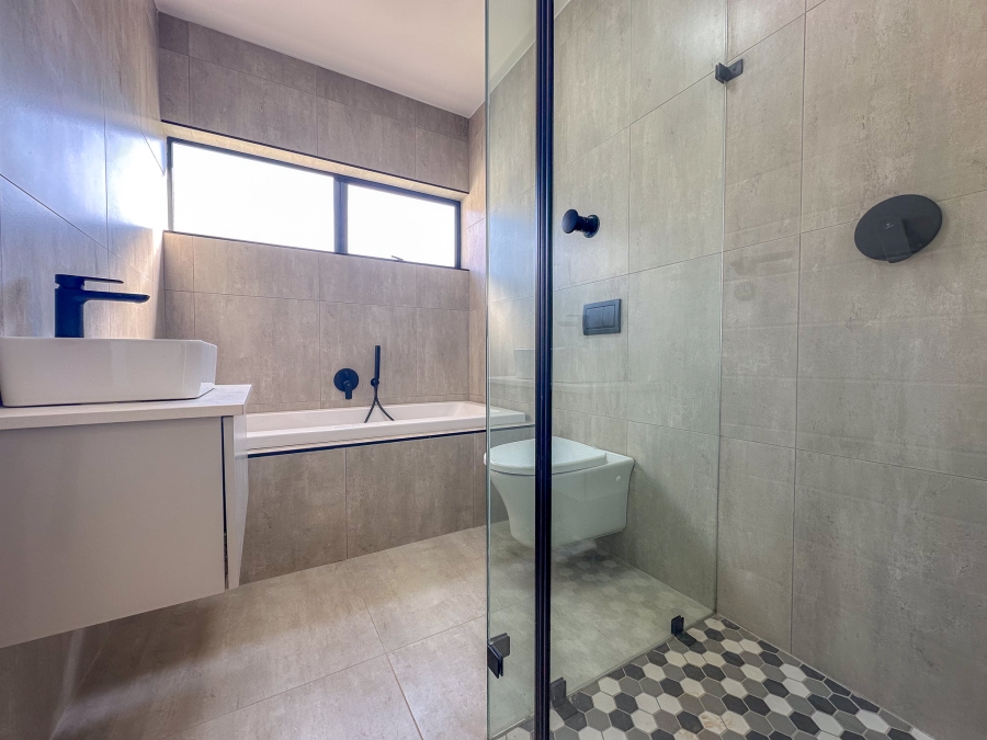 4 Bedroom Property for Sale in Midstream Heights Gauteng
