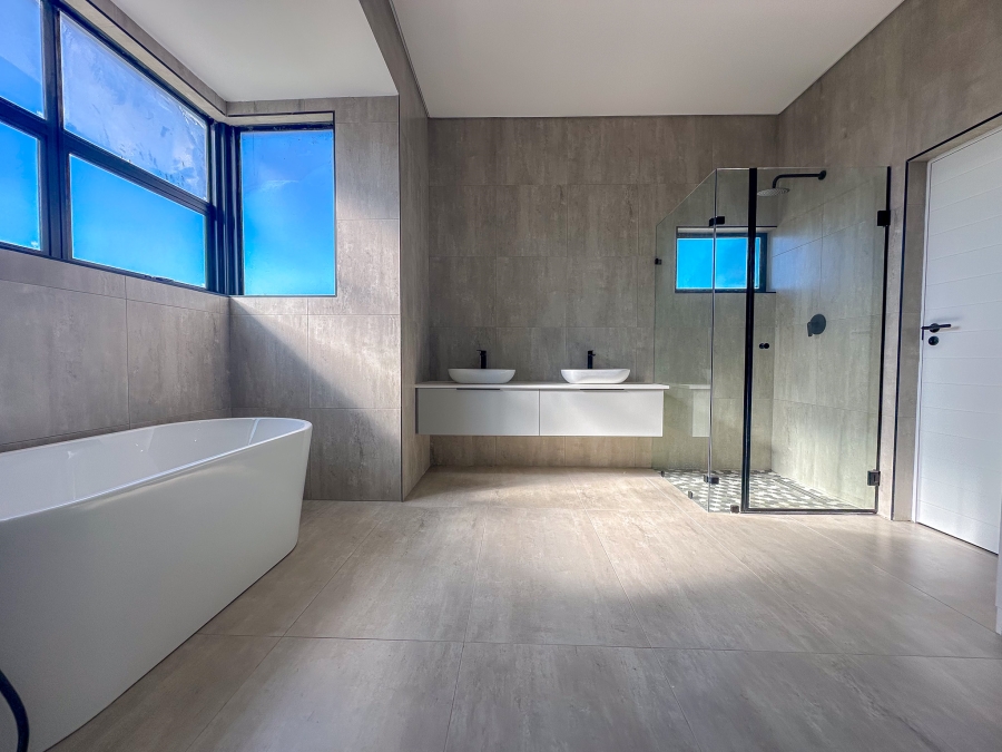 4 Bedroom Property for Sale in Midstream Heights Gauteng