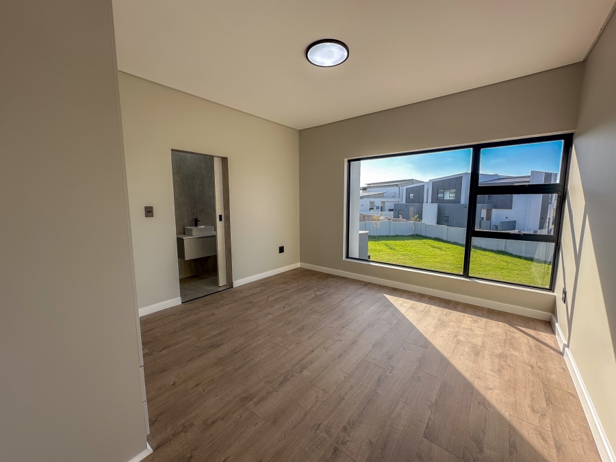 4 Bedroom Property for Sale in Midstream Heights Gauteng