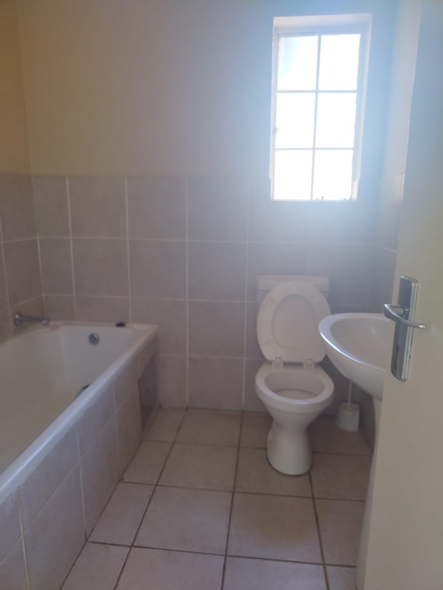 3 Bedroom Property for Sale in Noordwyk Gauteng