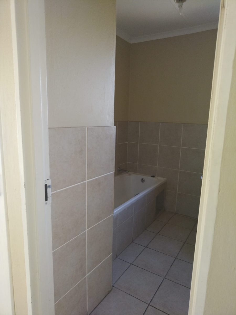 3 Bedroom Property for Sale in Noordwyk Gauteng